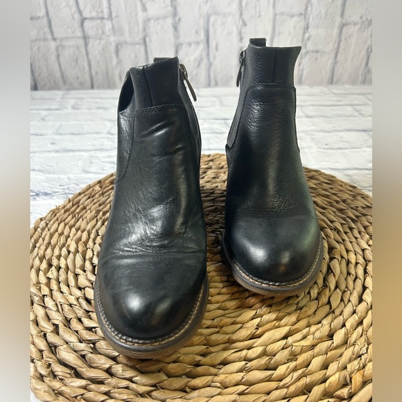 Franco Sarto Black Leather Ankle Boots. Womens Size 6. Cabincore. - Picture 2 of 10
